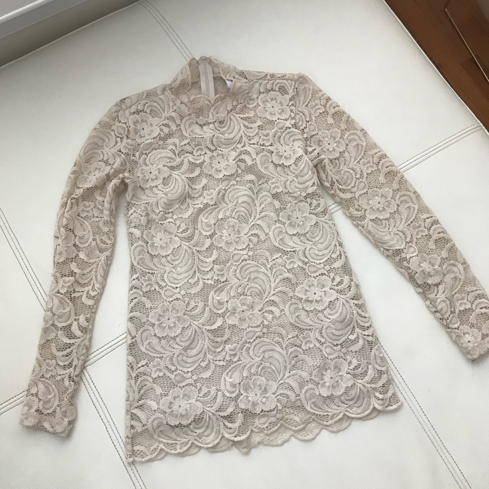 Maternity soft lace top